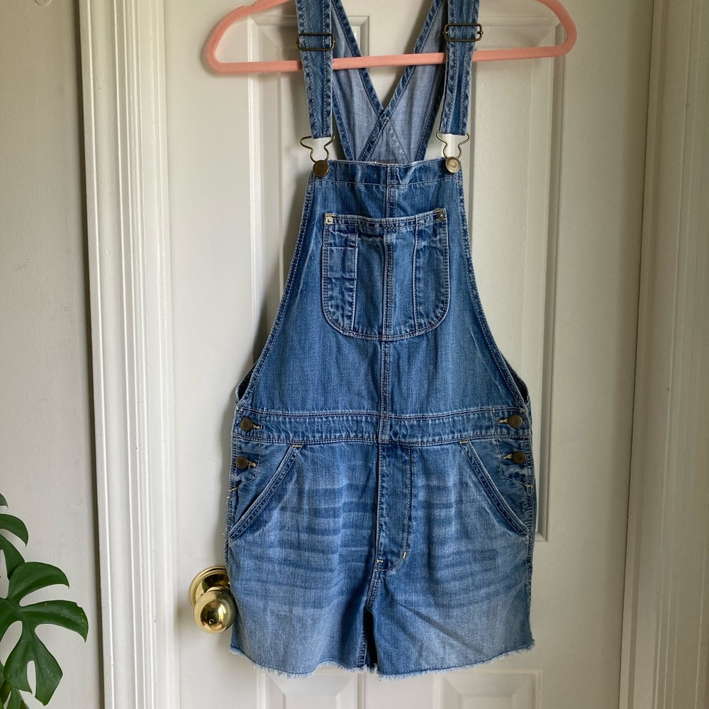 American Eagle Tomgirl Shortalls Size S GUC